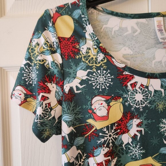 LuLaRoe Classic T-Shirt M Christmas Unicorn & Santa Design Green - Picture 4 of 9